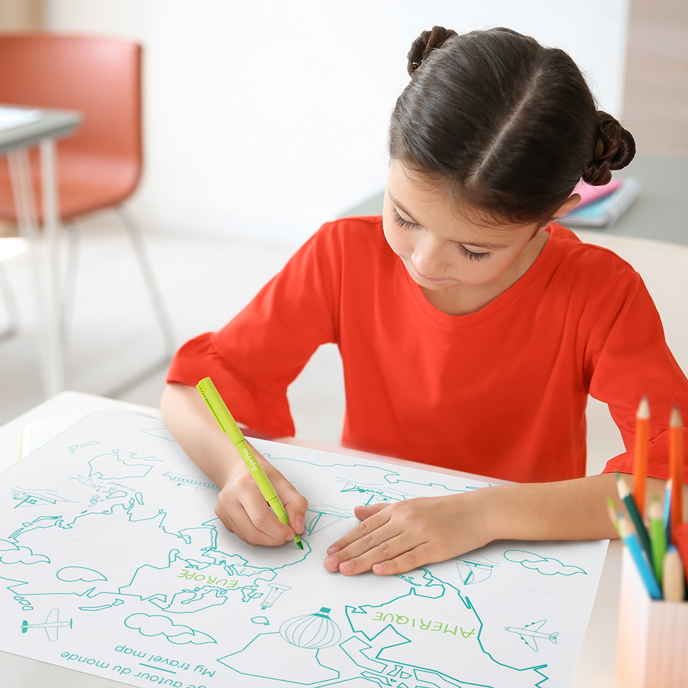 Edukacinis silikoninis dvipusis dvikalbis spalvinimo kilimėlis - Pasaulio žemėlapis (1 markeris komplekte)