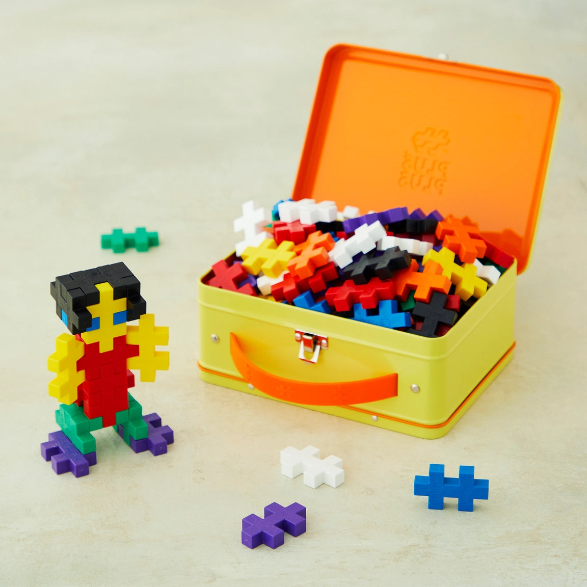 Plus-Plus BIG lagaminėlis – 70 detalių konstruktorius (geltonas)