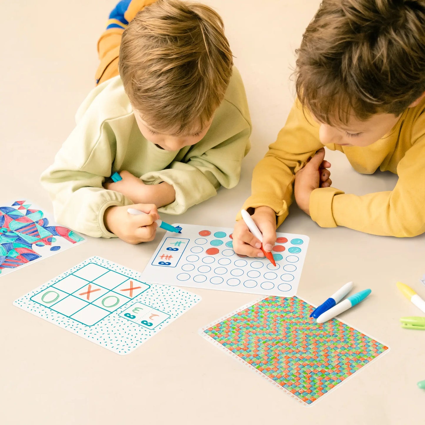 Kelioninis žaidimų rinkinys – 6 nuvalomi žaidimai