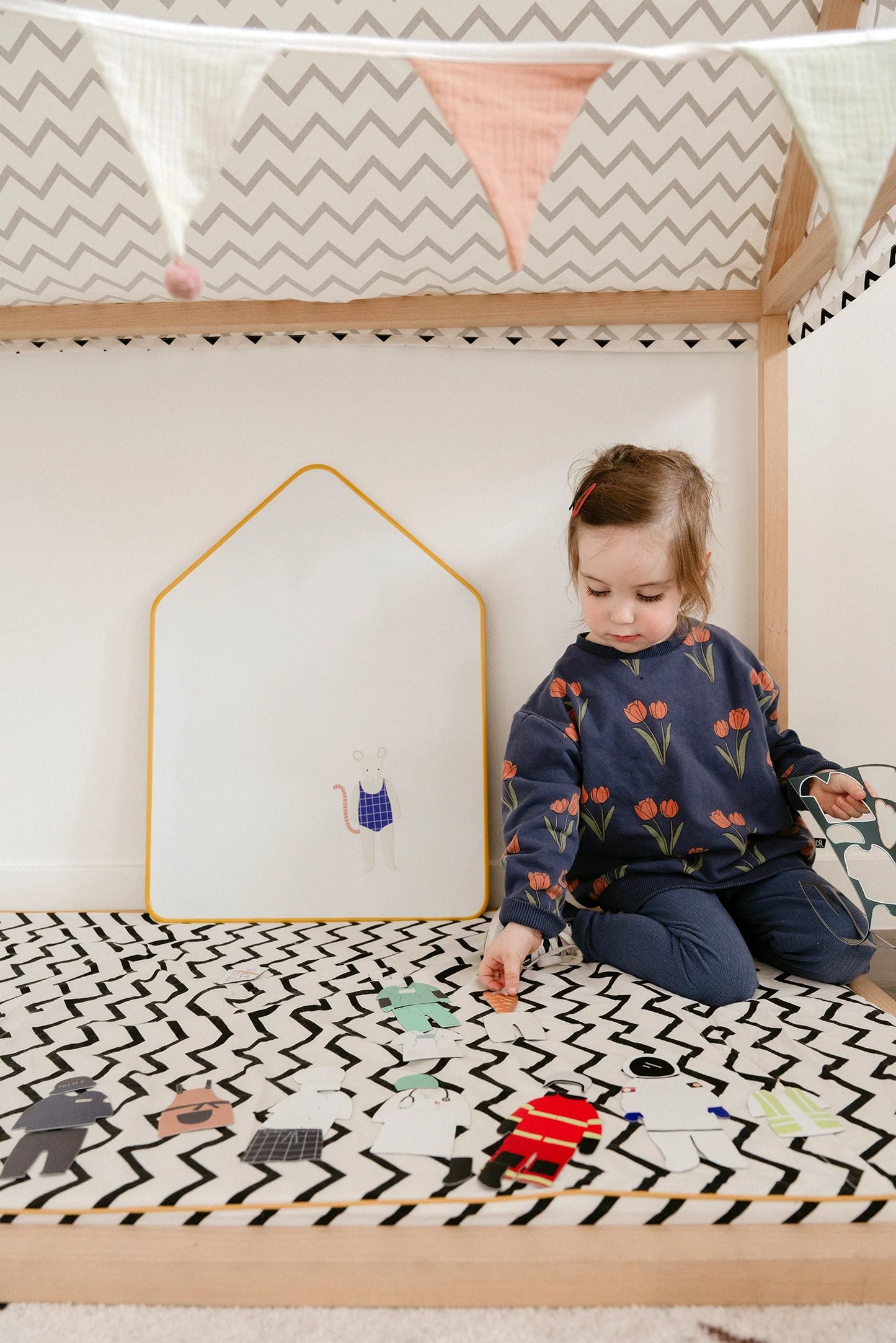 Magnetinis žaidimas „Profesijos“ – atrask 13 skirtingų karjerų!