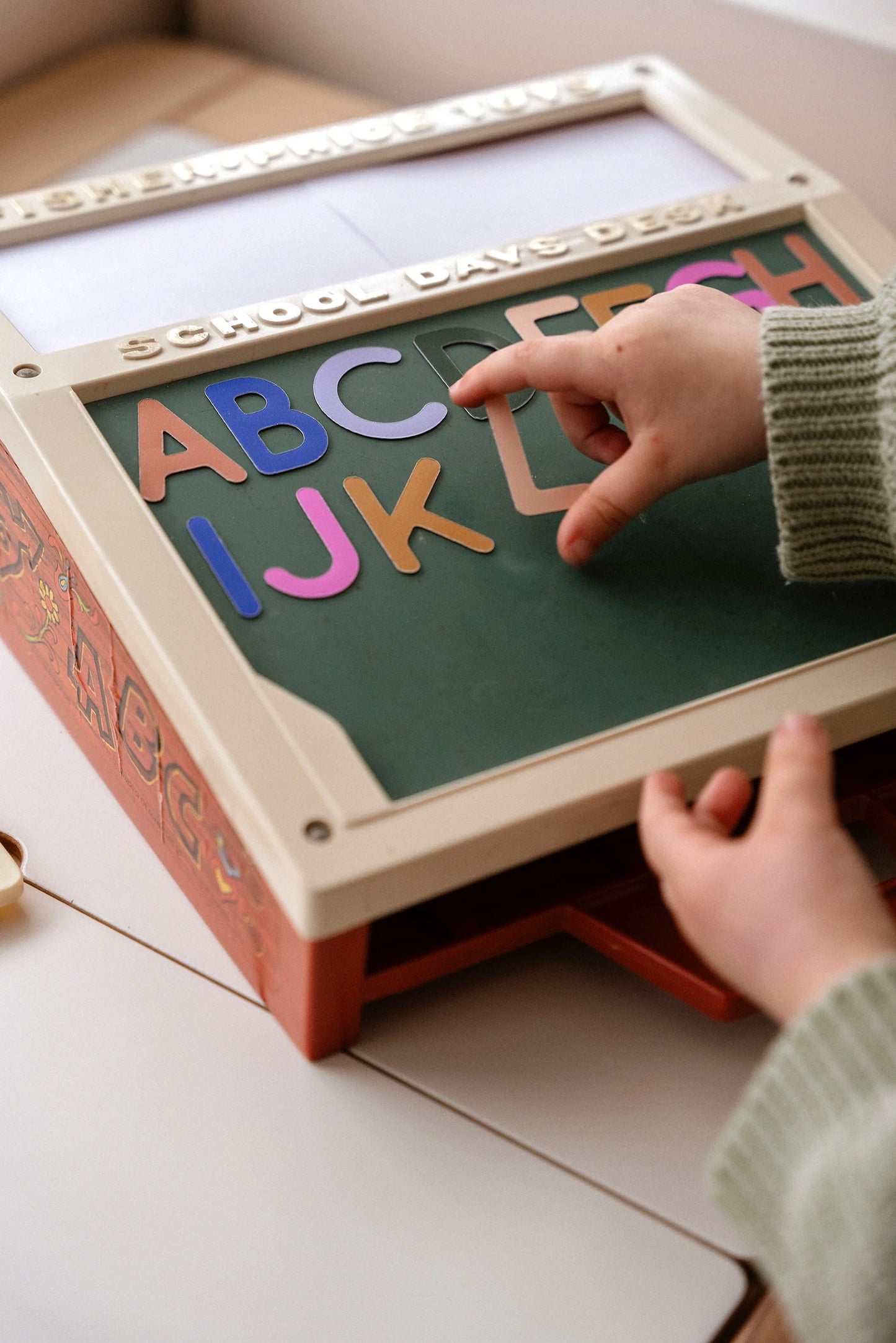 Magnetinė abėcėlė – 104 didžiosios raidės