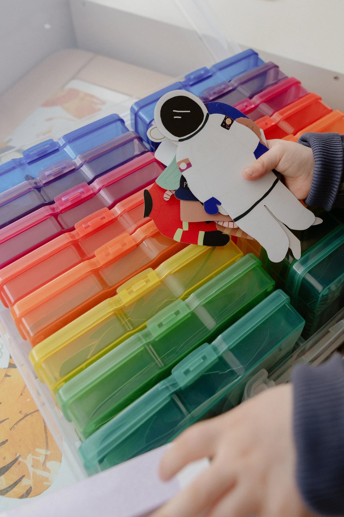 Magnetinis žaidimas „Profesijos“ – atrask 13 skirtingų karjerų!